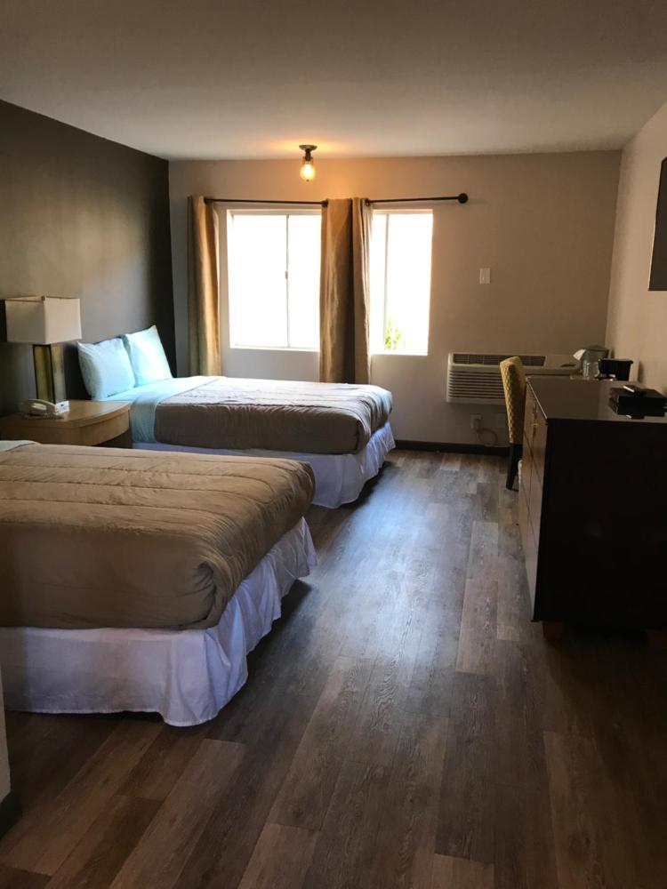 Room with Double Bed and Pool View interior