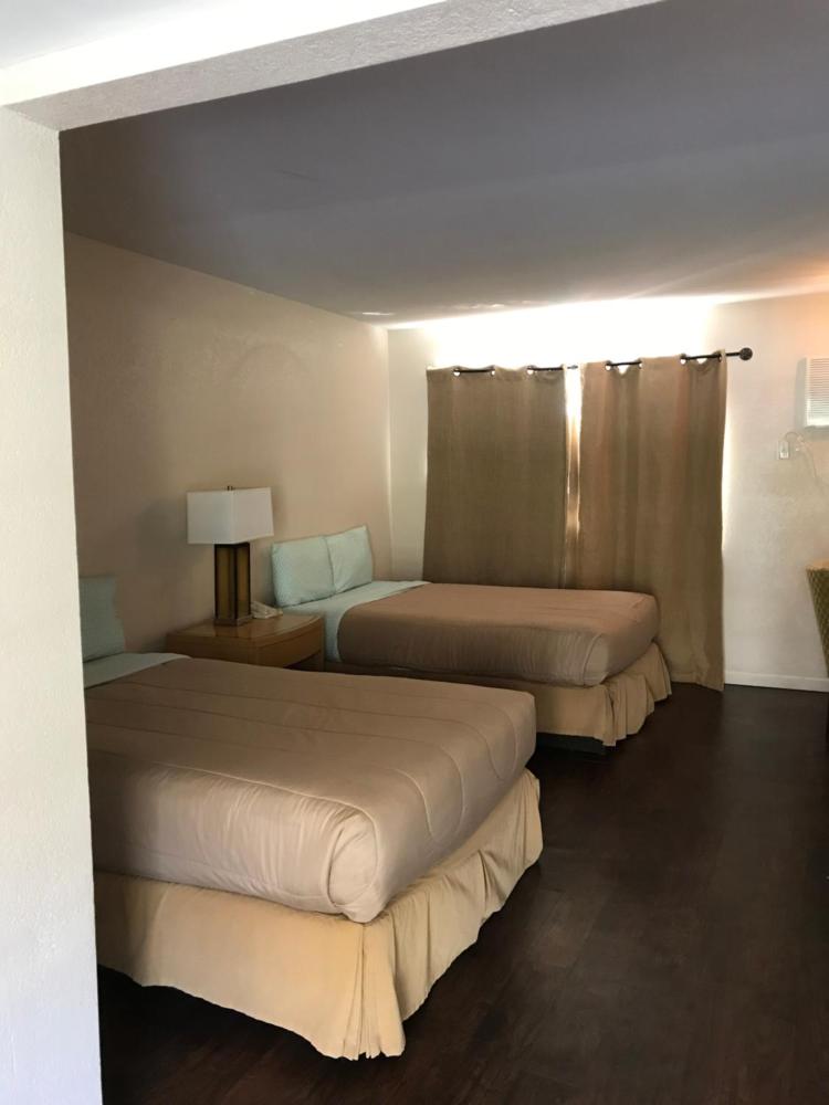 Room with Double Bed and Mountain View interior