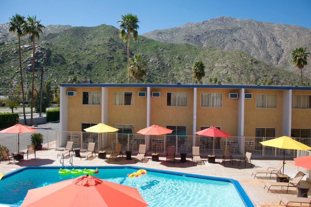 Delos Reyes Palm Springs